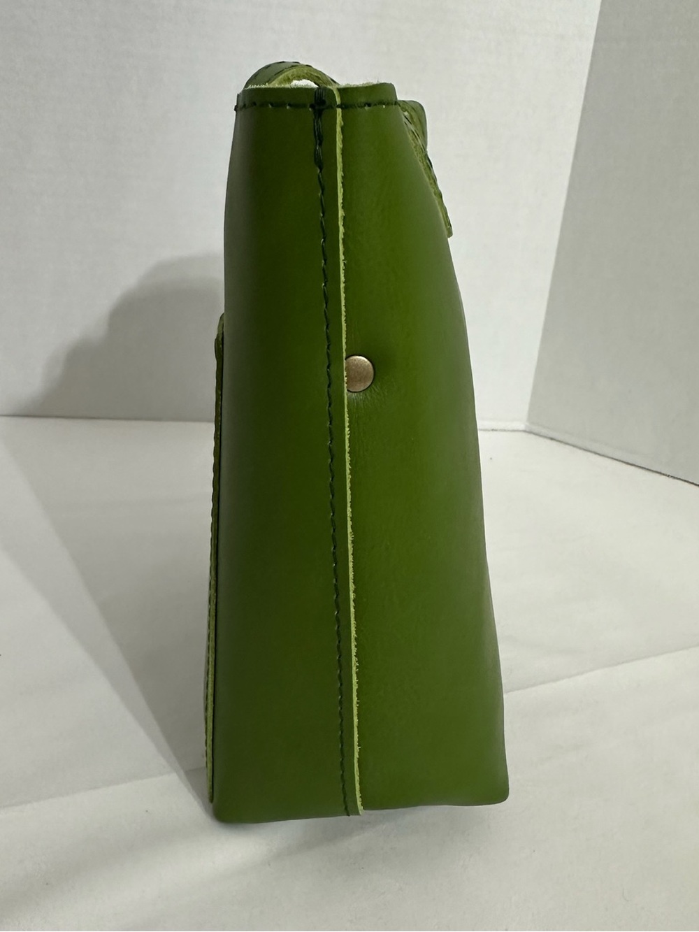 NEW Portland Leather Goods Mini Crossbody Leather Zip Top in Color Green Apple - Picture 5 of 12